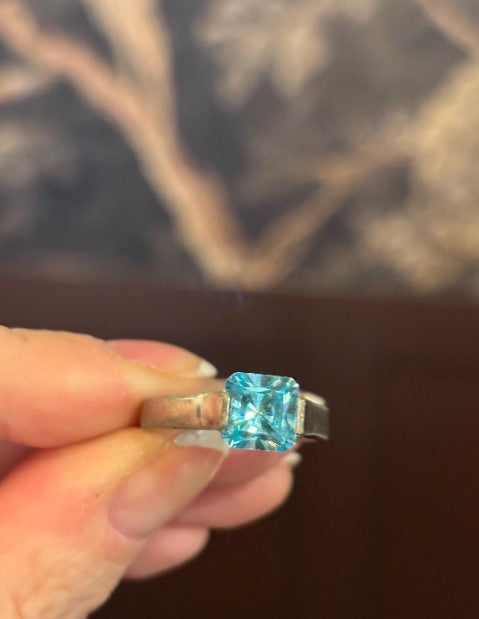Vintage Sterling Silver & Aquamarine Ring – Size 9 [KF]