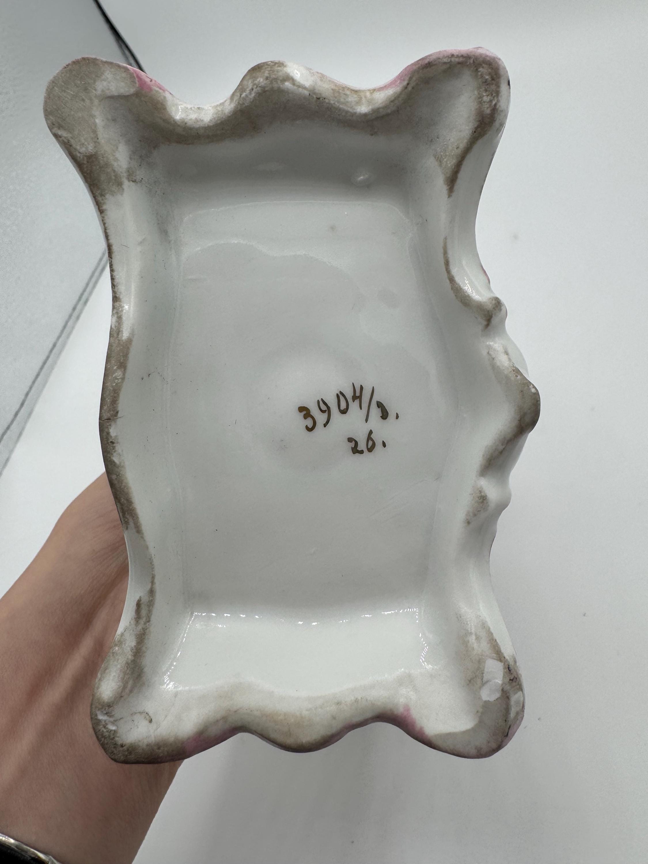 Antique Victorian Porcelain Wind-Up Mantel Clock – Hand-Painted, Rococo Revival Style [SS]