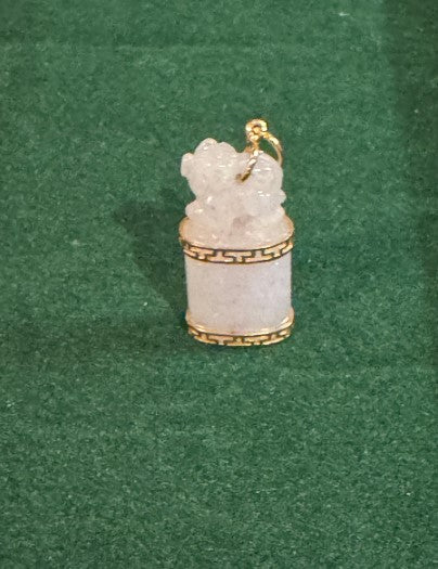 14ct Gold Lavender Jade Foo Dog Seal Pendant, Chinese [LM]
