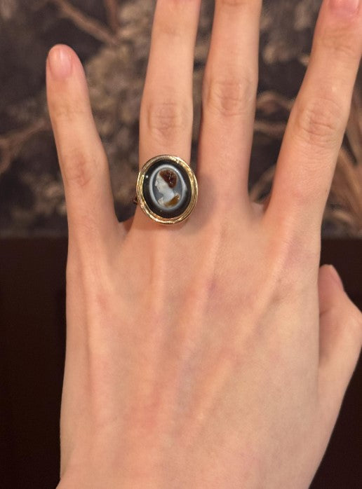 Antique Gold Ring with Banded Agate Cameo of a Woman. Late 18th – Early 19th Century, Italian [LM]